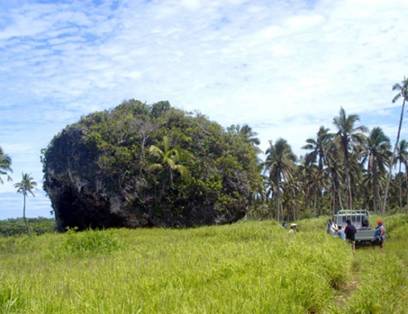 tongatapu-boulder